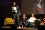 Barneveld 23 augustus 2023
Dorian Bindels en Soy Kroon gaan de mannelijke hoofdrollen spelen in 40-45 de Musical die door Studio 100 geproduceerd wordt . De vrouwelijke hoofdrollen worden vertolkt door Niniane Everaert en Gaia Aikman .De voorstelling gaat spelen in de midden Nederland hallen. Gert Verhulst is de bedenker. Renze Klamer presenteert het .