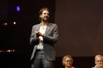Barneveld 23 augustus 2023
Dorian Bindels en Soy Kroon gaan de mannelijke hoofdrollen spelen in 40-45 de Musical die door Studio 100 geproduceerd wordt . De vrouwelijke hoofdrollen worden vertolkt door Niniane Everaert en Gaia Aikman .De voorstelling gaat spelen in de midden Nederland hallen. Gert Verhulst is de bedenker. Renze Klamer presenteert het .