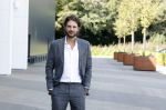 Barneveld 23 augustus 2023
Dorian Bindels en Soy Kroon gaan de mannelijke hoofdrollen spelen in 40-45 de Musical die door Studio 100 geproduceerd wordt . De vrouwelijke hoofdrollen worden vertolkt door Niniane Everaert en Gaia Aikman .De voorstelling gaat spelen in de midden Nederland hallen. Gert Verhulst is de bedenker. Renze Klamer presenteert het .