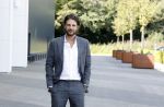 Barneveld 23 augustus 2023
Dorian Bindels en Soy Kroon gaan de mannelijke hoofdrollen spelen in 40-45 de Musical die door Studio 100 geproduceerd wordt . De vrouwelijke hoofdrollen worden vertolkt door Niniane Everaert en Gaia Aikman .De voorstelling gaat spelen in de midden Nederland hallen. Gert Verhulst is de bedenker. Renze Klamer presenteert het .