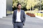 Barneveld 23 augustus 2023
Dorian Bindels en Soy Kroon gaan de mannelijke hoofdrollen spelen in 40-45 de Musical die door Studio 100 geproduceerd wordt . De vrouwelijke hoofdrollen worden vertolkt door Niniane Everaert en Gaia Aikman .De voorstelling gaat spelen in de midden Nederland hallen. Gert Verhulst is de bedenker. Renze Klamer presenteert het .