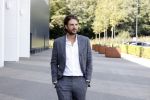 Barneveld 23 augustus 2023
Dorian Bindels en Soy Kroon gaan de mannelijke hoofdrollen spelen in 40-45 de Musical die door Studio 100 geproduceerd wordt . De vrouwelijke hoofdrollen worden vertolkt door Niniane Everaert en Gaia Aikman .De voorstelling gaat spelen in de midden Nederland hallen. Gert Verhulst is de bedenker. Renze Klamer presenteert het .