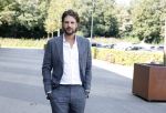 Barneveld 23 augustus 2023
Dorian Bindels en Soy Kroon gaan de mannelijke hoofdrollen spelen in 40-45 de Musical die door Studio 100 geproduceerd wordt . De vrouwelijke hoofdrollen worden vertolkt door Niniane Everaert en Gaia Aikman .De voorstelling gaat spelen in de midden Nederland hallen. Gert Verhulst is de bedenker. Renze Klamer presenteert het .