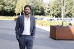 Barneveld 23 augustus 2023
Dorian Bindels en Soy Kroon gaan de mannelijke hoofdrollen spelen in 40-45 de Musical die door Studio 100 geproduceerd wordt . De vrouwelijke hoofdrollen worden vertolkt door Niniane Everaert en Gaia Aikman .De voorstelling gaat spelen in de midden Nederland hallen. Gert Verhulst is de bedenker. Renze Klamer presenteert het .