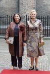 Den Haag 19 september 2023
Prinsjesdag 2023 . Aankomst van de ministers met partners en Staatsecretarissen met partners op het binnenhof. Sigrid Kaag met een kennis