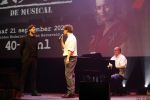 Barneveld 23 augustus 2023
Dorian Bindels en Soy Kroon gaan de mannelijke hoofdrollen spelen in 40-45 de Musical die door Studio 100 geproduceerd wordt . De vrouwelijke hoofdrollen worden vertolkt door Niniane Everaert en Gaia Aikman .De voorstelling gaat spelen in de midden Nederland hallen. Gert Verhulst is de bedenker. Renze Klamer presenteert het .