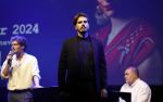 Barneveld 23 augustus 2023
Dorian Bindels en Soy Kroon gaan de mannelijke hoofdrollen spelen in 40-45 de Musical die door Studio 100 geproduceerd wordt . De vrouwelijke hoofdrollen worden vertolkt door Niniane Everaert en Gaia Aikman .De voorstelling gaat spelen in de midden Nederland hallen. Gert Verhulst is de bedenker. Renze Klamer presenteert het .