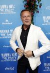 Rotterdam 27 september 2024
Premiere Mamma mia the party in  Schiecentrale. Albert Verlinde met een kennis