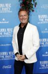 Rotterdam 27 september 2024
Premiere Mamma mia the party in  Schiecentrale. Albert Verlinde met een kennis