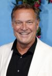 Rotterdam 27 september 2024
Premiere Mamma mia the party in  Schiecentrale. Albert Verlinde met een kennis