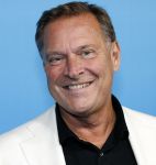 Rotterdam 27 september 2024
Premiere Mamma mia the party in  Schiecentrale. Albert Verlinde met een kennis