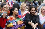 Amsterdam 3 september 2024
Opening van de Amsterdam Fashion Week AFW met een catwalk voor de Linda Foundation.
O.A. liepen mee , Worthy de Jong Winonah de Jong Dyantha Brooks Anouk Smulders Fockeline Ouwerkerk Dyanne Beekman Irene v d Laar Carolien Spoor Victoria Koblenko Zineb Fallouk Quinty Trustfull Tanja Jess Susan Visser IOris v Lunenberg Lauren Verster Marlijn Werdenburg Dani Bles Isa Hoes Anita Witzier Merel Westrik Hilmar Mulder Imanuelle Grives Vivian Slingerland (met dochter) en Hadewich Minis. Noa Vahle was aanwezig namens de Linda Foundation.