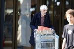 Maarssen 19 september 2024
Berend Boudewijn rijdt op zijn 88e nog auto en doet zelfstandig zijn boodschappen in het winkelcentrum van Maarssen.
