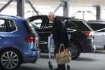 Maarssen 19 september 2024
Berend Boudewijn rijdt op zijn 88e nog auto en doet zelfstandig zijn boodschappen in het winkelcentrum van Maarssen.