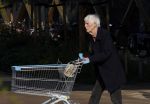 Maarssen 19 september 2024
Berend Boudewijn rijdt op zijn 88e nog auto en doet zelfstandig zijn boodschappen in het winkelcentrum van Maarssen.