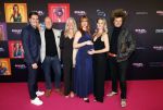 Den Bosch 28 september 2024
Premiere Rokjesdag in de Brabant hallen met in de cast oa Abbey Hoes, Leo Alkemade, Brigitte Heitzer, Lykele Muus, Bertrie Wierenga en Kiefer Zwart.Daarnaast zijn er onder meer rollen weggelegd voor Sinan Eroglu, Peter Bolhuis, Tineke Schouten, Patrick Martens en Maaike Martens. Bertrie Wieringa met familie en partner Dorian Bindels