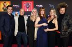 Den Bosch 28 september 2024
Premiere Rokjesdag in de Brabant hallen met in de cast oa Abbey Hoes, Leo Alkemade, Brigitte Heitzer, Lykele Muus, Bertrie Wierenga en Kiefer Zwart.Daarnaast zijn er onder meer rollen weggelegd voor Sinan Eroglu, Peter Bolhuis, Tineke Schouten, Patrick Martens en Maaike Martens. Bertrie Wieringa met familie en partner Dorian Bindels