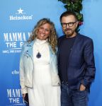 Rotterdam 27 september 2024
Premiere Mamma mia the party in sw Schiecentrale. Bjorn Ulvaeus  met grote fan Claudia