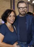 Rotterdam 27 september 2024
Premiere Mamma mia the party in  Schiecentrale. Bjorn Ulvaeus met een vriendin van Karin Riethoven