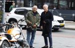 Amsterdam 16 september 2024
Oscar Hammerstein en Bram Moszkowicz na een lunch in Amsterdam zuid . Oscar is op zijn BMW Motor