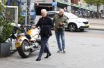 Amsterdam 16 september 2024
Oscar Hammerstein en Bram Moszkowicz na een lunch in Amsterdam zuid . Oscar is op zijn BMW Motor