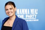 Rotterdam 27 september 2024
Premiere Mamma mia the party in  Schiecentrale. Britt Scholte met een vriendin