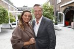 Naarden 25 september 2024
Presentatie bank Jan des Bouvrie (door kunstenaar Job Smeets) bij het arsenaal . david Bijlsma met zijn vrouw