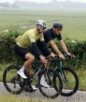Blaricum 4 september 2024
Fietstocht met allemaal specialized S Works fietsen vanaf Blushing Blaricum van Gordon .
Oa doen mee , Winston Gerschtanowitz Louis Talpe Mark Tuitert Laurens ten Dam Roxane Knetemann Thomas v d Vlucht Johan Museeuw Thomas Dekker Ireen Wust Erben Wennemars  Joy Beune en haar partner Kjeld Nuis .