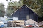 Noordwijkerhout 27 september 2024
Maxime Meiland en Leroy hebben vandaag de eerste paal van hun huis geslagen . Er zijn ook twee extra grote schuren geplaatst