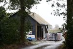 Noordwijkerhout 27 september 2024
Maxime Meiland en Leroy hebben vandaag de eerste paal van hun huis geslagen . Er zijn ook twee extra grote schuren geplaatst