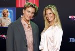 Den Bosch 28 september 2024
Premiere Rokjesdag in de Brabant hallen met in de cast oa Abbey Hoes, Leo Alkemade, Brigitte Heitzer, Lykele Muus, Bertrie Wierenga en Kiefer Zwart.Daarnaast zijn er onder meer rollen weggelegd voor Sinan Eroglu, Peter Bolhuis, Tineke Schouten, Patrick Martens en Maaike Martens. Iris de Rooij en Lucas Kamphuis