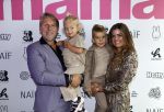 Amsterdam 11 september 2024
Fabulous Mama awards in All out in Amsterdam. Jan Dulles en zijn vrouw Caroline Mol en hun kinderen