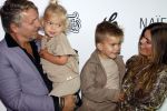 Amsterdam 11 september 2024
Fabulous Mama awards in All out in Amsterdam. Jan Dulles en zijn vrouw Caroline Mol en hun kinderen