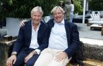 Naarden 25 september 2024
Presentatie bank Jan des Bouvrie (door kunstenaar Job Smeets) bij het arsenaal . Jan Wieger v d  Linden en collega uit Den Haag