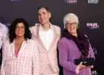 Den Bosch 28 september 2024
Premiere Rokjesdag in de Brabant hallen met in de cast oa Abbey Hoes, Leo Alkemade, Brigitte Heitzer, Lykele Muus, Bertrie Wierenga en Kiefer Zwart.Daarnaast zijn er onder meer rollen weggelegd voor Sinan Eroglu, Peter Bolhuis, Tineke Schouten, Patrick Martens en Maaike Martens. Johan Neijenhuis met vriendin en familie