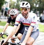 Blaricum 4 september 2024
Fietstocht met allemaal specialized S Works fietsen vanaf Blushing Blaricum van Gordon .
Oa doen mee , Winston Gerschtanowitz Louis Talpe Mark Tuitert Laurens ten Dam Roxane Knetemann Thomas v d Vlucht Johan Museeuw Thomas Dekker Ireen Wust Erben Wennemars  Joy Beune en haar partner Kjeld Nuis .