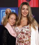 Den Bosch 28 september 2024
Premiere Rokjesdag in de Brabant hallen met in de cast oa Abbey Hoes, Leo Alkemade, Brigitte Heitzer, Lykele Muus, Bertrie Wierenga en Kiefer Zwart.Daarnaast zijn er onder meer rollen weggelegd voor Sinan Eroglu, Peter Bolhuis, Tineke Schouten, Patrick Martens en Maaike Martens. Mariella Klaassen v Oorschot met moeder en ..