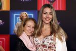Den Bosch 28 september 2024
Premiere Rokjesdag in de Brabant hallen met in de cast oa Abbey Hoes, Leo Alkemade, Brigitte Heitzer, Lykele Muus, Bertrie Wierenga en Kiefer Zwart.Daarnaast zijn er onder meer rollen weggelegd voor Sinan Eroglu, Peter Bolhuis, Tineke Schouten, Patrick Martens en Maaike Martens. Mariella Klaassen v Oorschot met moeder en ..