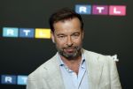 Schiphol 31 september 2024
Winterpresentatie RTL / Videoland in een tent achter Hotel v d Valk bij Schiphol . Peter v d Vorst