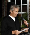 Naarden 25 september 2024
Presentatie bank Jan des Bouvrie (door kunstenaar Job Smeets) bij het arsenaal . Piet Boon
