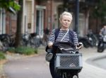 Amsterdam 3 september 2024
Renee Soutendijk aan het winkelen en op de fiets in Amsterdam zuid.