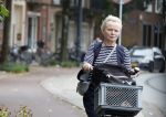 Amsterdam 3 september 2024
Renee Soutendijk aan het winkelen en op de fiets in Amsterdam zuid.