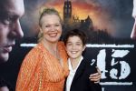 Barneveld 21 september 2024
Premiere Musical 40-45 . Roos Schlikker met haar zoon