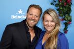 Rotterdam 27 september 2024
Premiere Mamma mia the party in  Schiecentrale. Tim Klijn met zijn vrouw