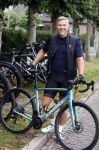 Blaricum 4 september 2024
Fietstocht met allemaal specialized S Works fietsen vanaf Blushing Blaricum van Gordon .
Oa doen mee , Winston Gerschtanowitz Louis Talpe Mark Tuitert Laurens ten Dam Roxane Knetemann Thomas v d Vlucht Johan Museeuw Thomas Dekker Ireen Wust Erben Wennemars  Joy Beune en haar partner Kjeld Nuis .