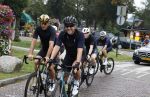 Blaricum 4 september 2024
Fietstocht met allemaal specialized S Works fietsen vanaf Blushing Blaricum van Gordon .
Oa doen mee , Winston Gerschtanowitz Louis Talpe Mark Tuitert Laurens ten Dam Roxane Knetemann Thomas v d Vlucht Johan Museeuw Thomas Dekker Ireen Wust Erben Wennemars  Joy Beune en haar partner Kjeld Nuis .