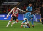 Eindhoven, 21 Oktober 2025
CL Wedstrijd PSV-Napolie, eindstand 6-2
Anass Salah-Eddine in duel met Frank Anguissa