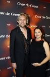Amsterdam 26 augustus 2025
Premiere over de Grens in het vondelpark . De cast bestaat uit Manuel Broekman Jasmine Sendar Nienke Plas Vincent Banic en Elisabeth Puglia. Barbara Sloesen ( zwnger) kwam met partner Joost Hofman