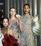 Rotterdam 27 september 2025
Opening show Iris v Herpen in de kunsthal in Rotterdam. Becky G Gia Bab en Maan de Steenwinkel
