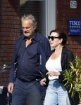 Amsterdan 25 augustus 2025
Bert Kuizenga met zijn vrouw op straat in Amsterdam zuid